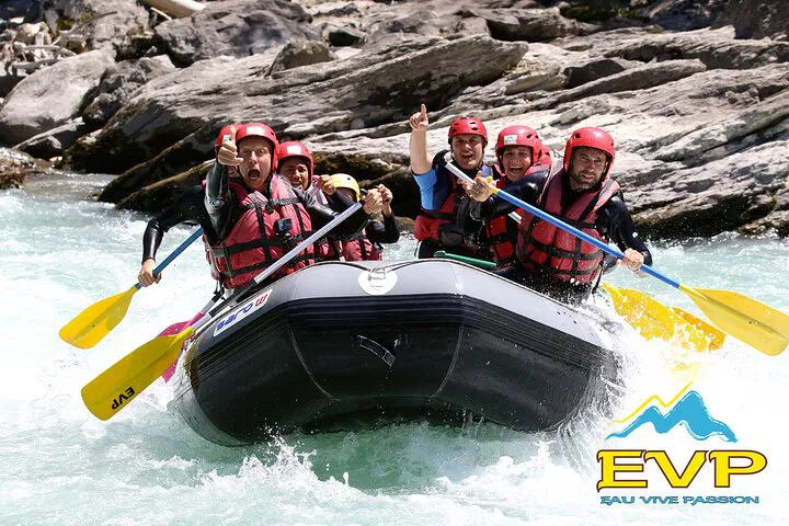 Conquer the Durance: Family Rafting Adventure in Embrun!