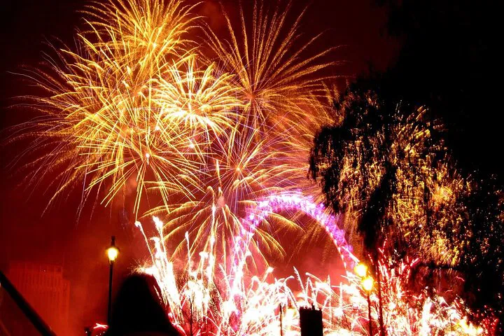Ring in 2026: London New Year's Eve Fireworks Cruise!
