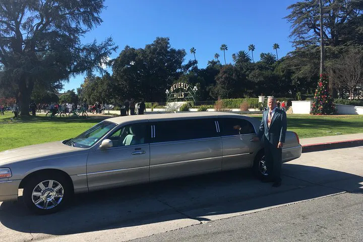 Hollywood & Beaches Limo Tour: Ride Like a Star!