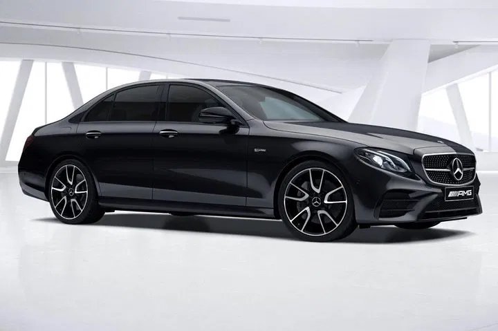 Effortless Glasgow Airport Transfers: Ride in Style and Safety