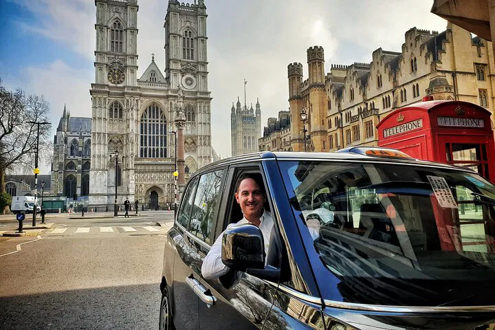 London Layover Tour: Black Cab Adventure from Heathrow!