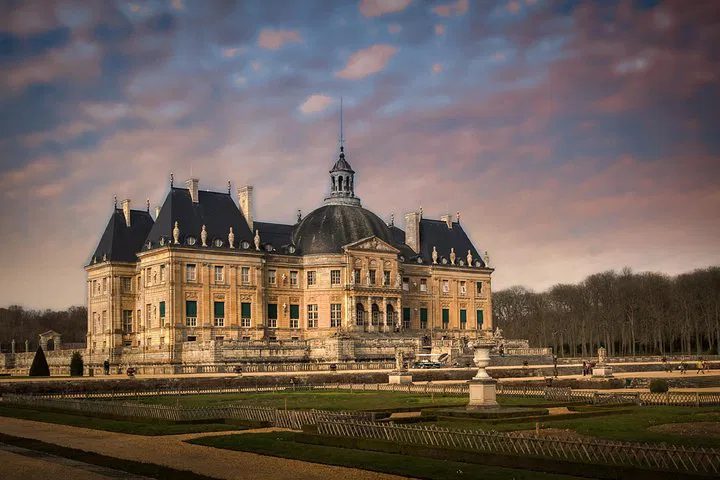 Vaux-le-Vicomte Candlelit Evening: Fairytale Chateau & Fireworks!