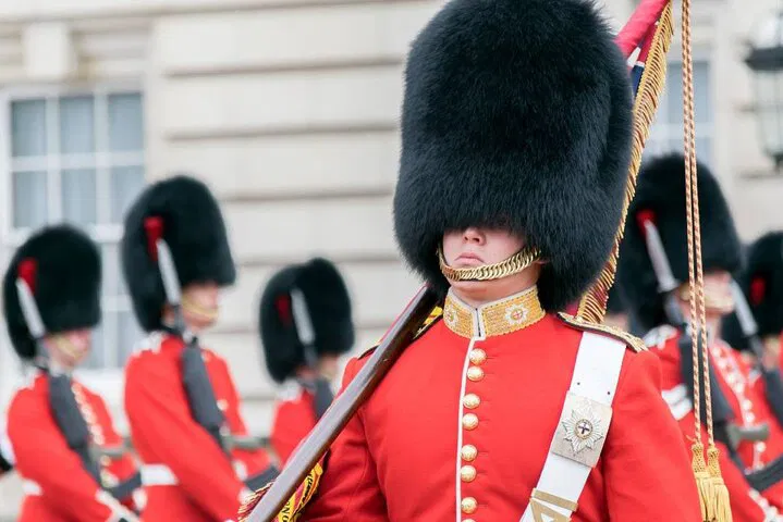 London's Best: Full Day Tour, London Eye & Snacks!