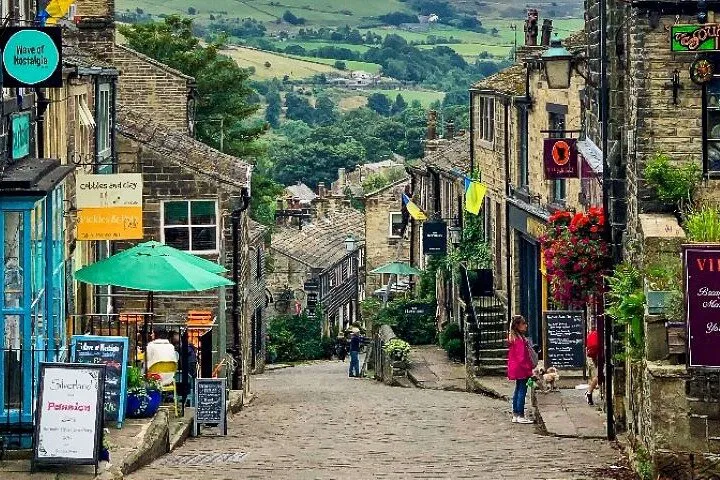 Literary Landscapes: Uncover the Magic of Dales & Brontë Country from Manchester