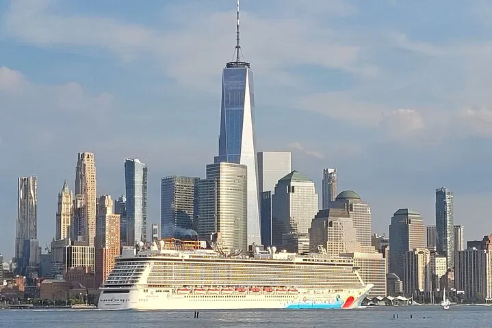Wall Street & 9/11 Tour: Uncover NYC's Financial Secrets