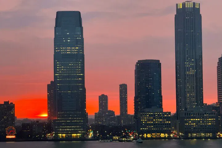 Reflect & Remember: Lower Manhattan Tour with 9/11 Survivor