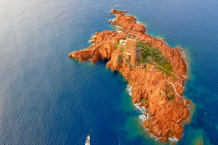 Fréjus: Estérel Red Rock Boat Tour & Snorkel!