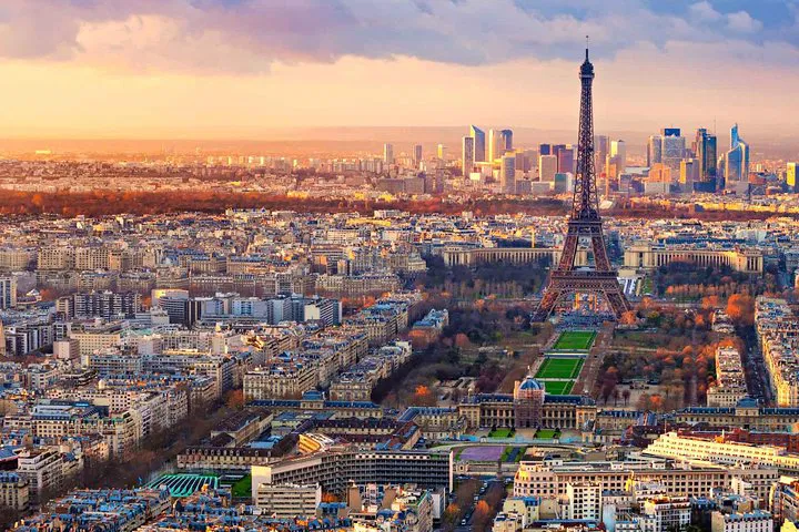 Luxury Private Transfer: Saint-Malo to Paris in Style