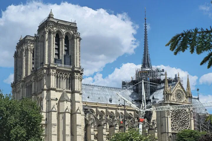 Paris Notre Dame Walking Tour: See Hidden Gems
