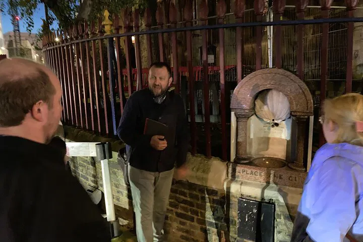 London Ghost Tour: Dark History & Macabre Tales