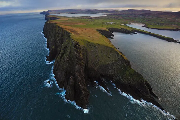 Unforgettable Ireland: 4-Day Rail & Coach Tour to Cork, Kerry, Dingle, Cliffs & Galway!