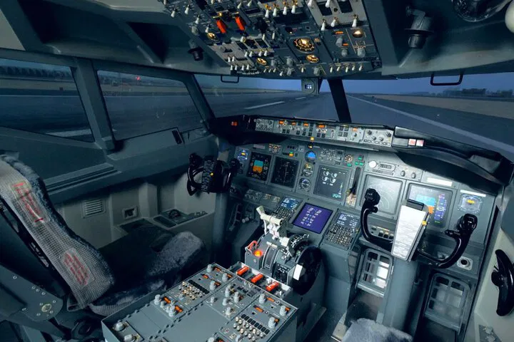 Take the Controls: 90-Minute Immersive Flight Simulator Experience in Turin!
