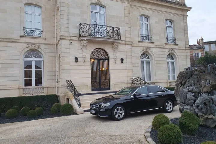 Luxury Private Transfer: Paris to Bordeaux Escape