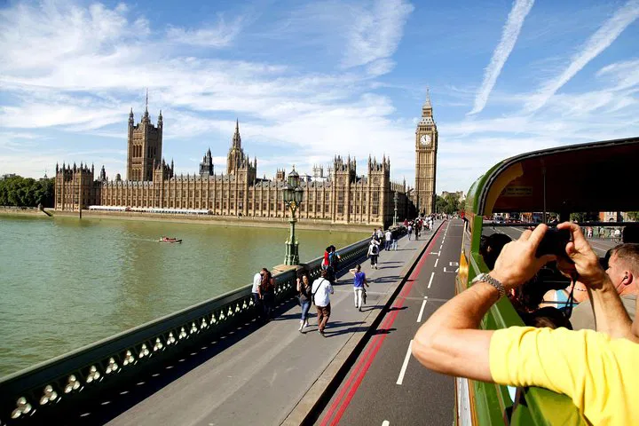 London's Vintage Charms: Bus Tour & Thames Cruise Adventure!