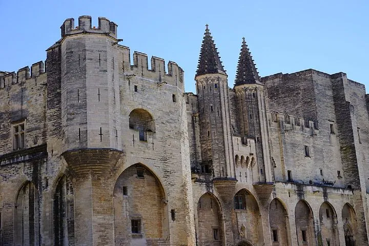 Uncover Medieval History & Rhône Valley Wines: Avignon & Châteauneuf-du-Pape Day Trip