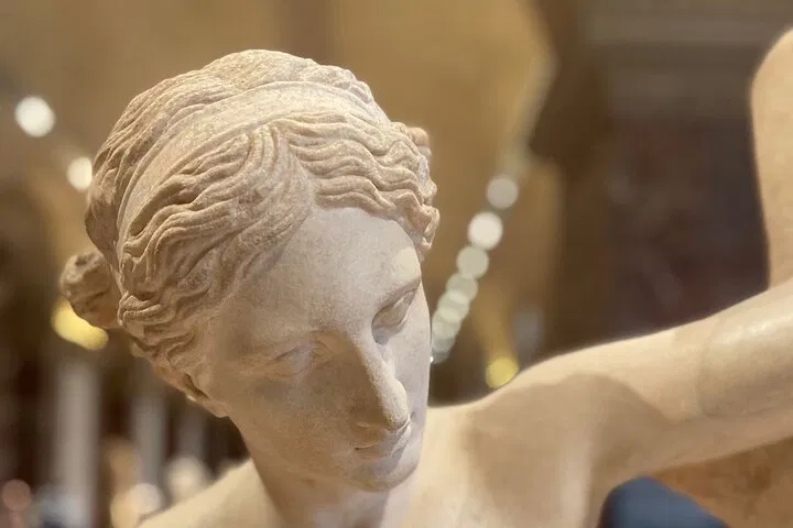 Unlock Louvre's Secrets: Exclusive Skip-the-Line Private Tour