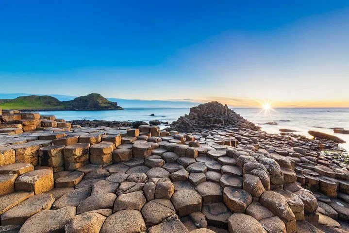 Unveiling Ireland's Enchanted Shores: A Belfast to Giant's Causeway Odyssey