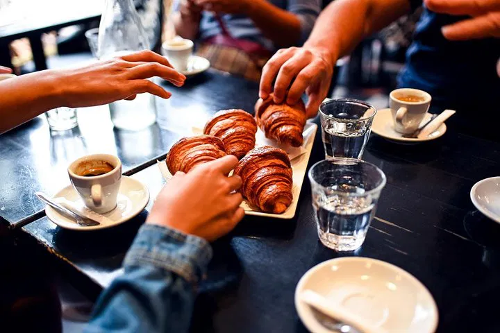 Le Marais Paris: Secret Food Tour for Foodies