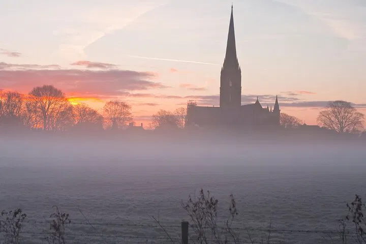Uncover Ancient Mysteries: Private Stonehenge & Avebury Tour from London