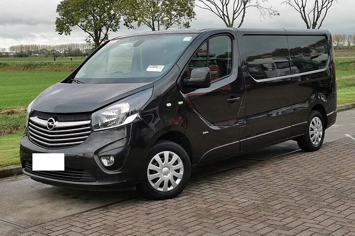 Eco-Friendly Private Transfer: Manchester to Airport in Style