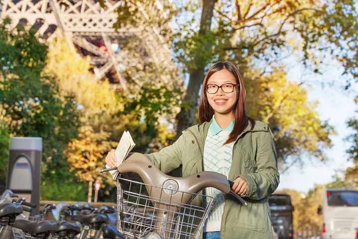 Paris Unveiled: Pedal Through History on a Private Bike Tour