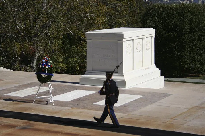 DC & Arlington Cemetery Tour: Top Sights, Expert Guide