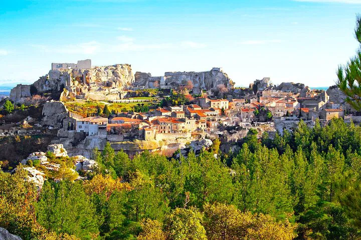 Unforgettable Provence: Private Tour to Les Baux, Saint Rémy, and Isle sur la Sorgue
