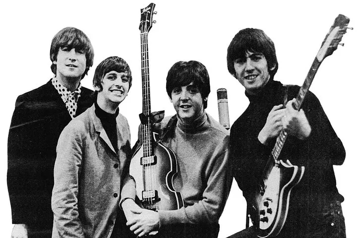 Liverpool & Manchester: Uncover Beatles' Legacy & Football Glory!