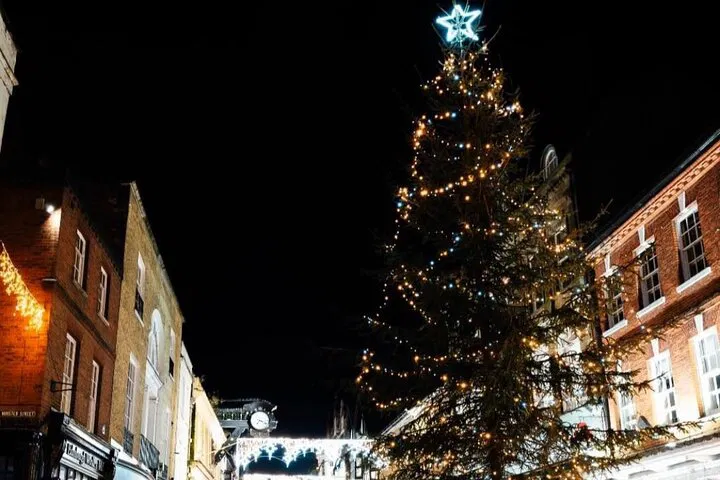 Winchester's Magical Christmas Mulled Wine Walk: A Comedic Historical Tour