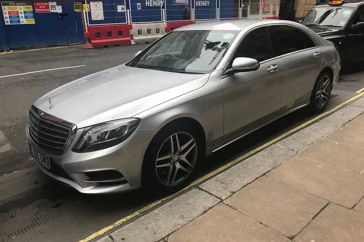 Stress-Free London to Heathrow Transfer: Luxury & Punctuality!