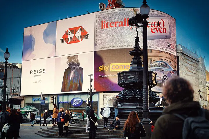 Discover London's Heart: A Personalized 3-Hour Walking Adventure