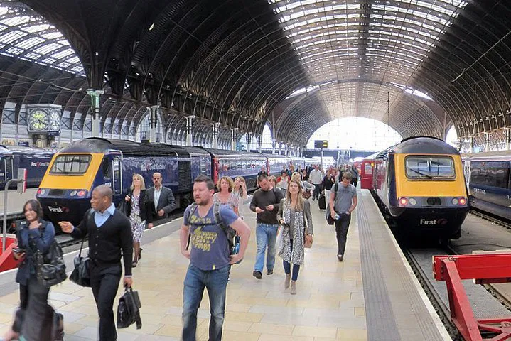 Seamless London Transfers: City Airport to Paddington Station
