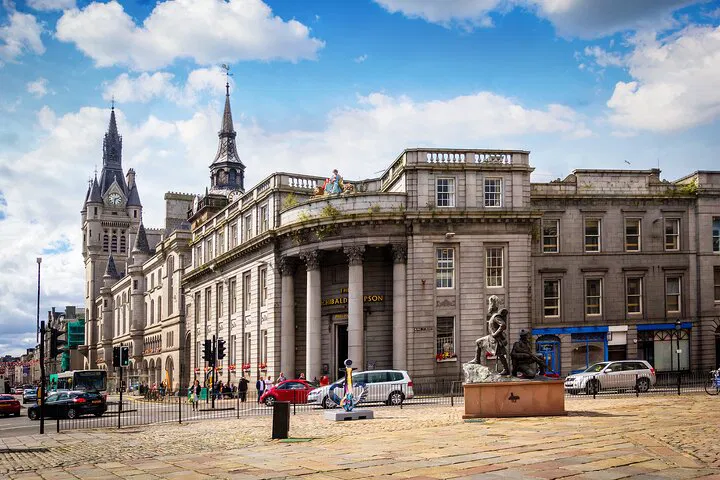 Edinburgh: Aberdeenshire & Balmoral Castle 2-Day Tour