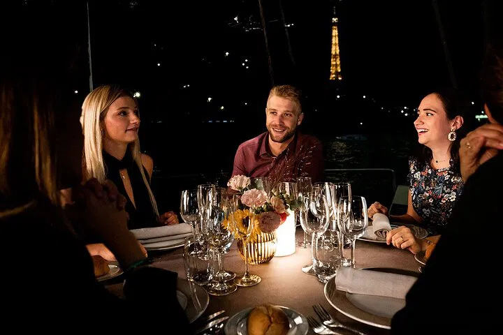 Paris New Year's Eve Seine Dinner Cruise with Live Music