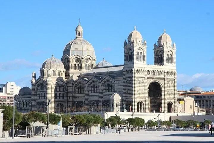 Discover Hidden Gems: Marseille Neighborhoods Guided Walking Tour