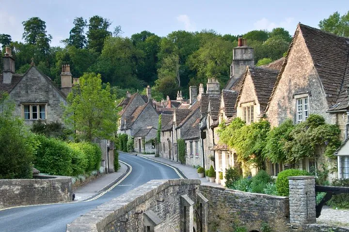 Cotswolds Charm: A Guided Escape from London