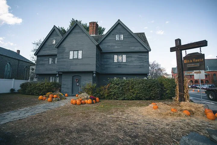 Salem & Boston Day Tour: Witches, History & Freedom!