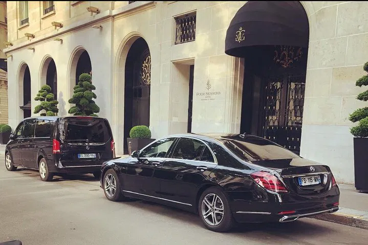 Stress-Free Paris to Beauvais Airport Transfer: Your Private Chauffeur Awaits!