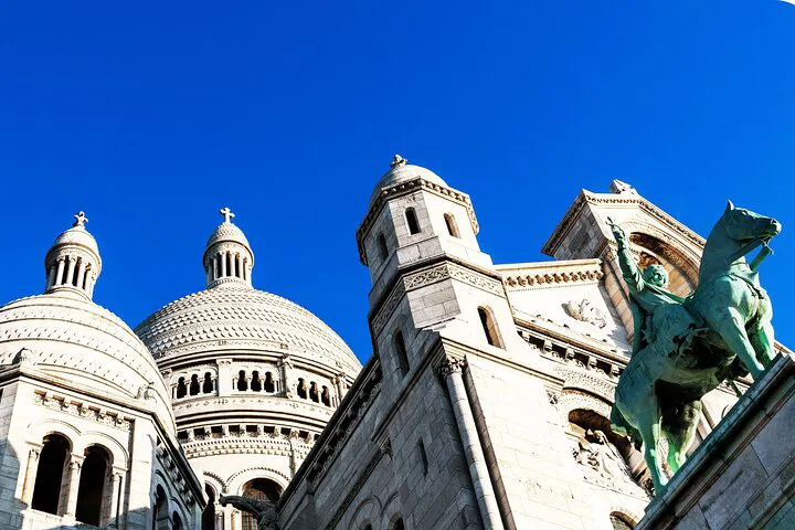 Uncover Montmartre's Secrets: A Self-Guided Scavenger Hunt Adventure!