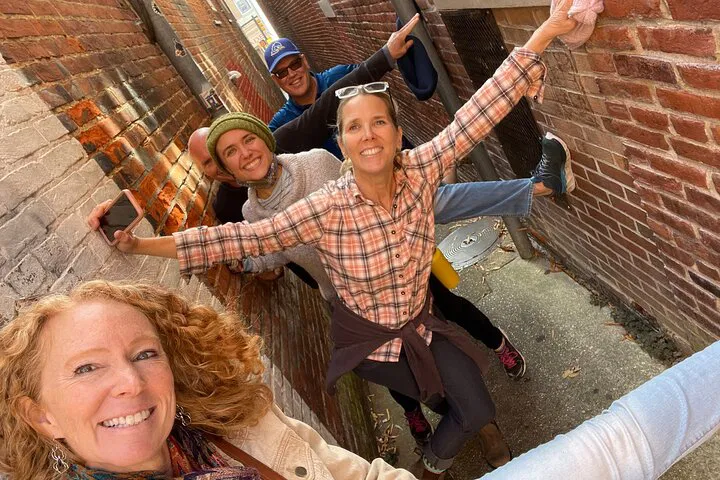 Morristown Mashup: Unleash Your Inner Explorer with a Live-Hosted Scavenger Hunt Adventure!