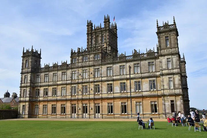 Downton Abbey: Private Highclere Castle Tour with Lunch
