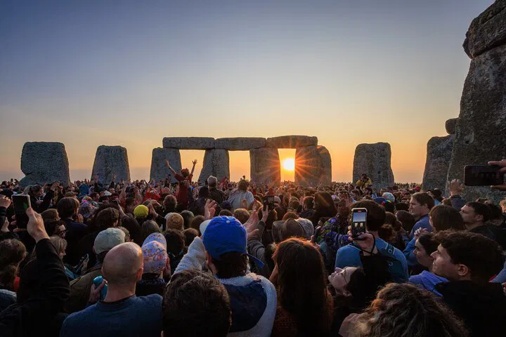Stonehenge Summer Solstice: Witness Ancient Rituals at Sunset or Sunrise