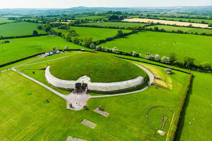Unlock Ancient Ireland: A Private Day Tour to Newgrange & Tara