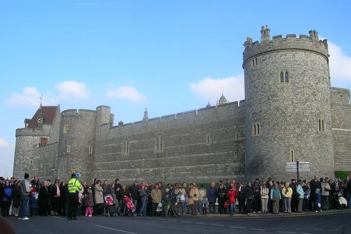 Unveiling England's Gems: A Royal Windsor, Oxford & Cotswolds Private Day Tour