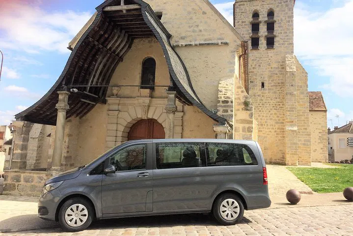 Paris Layover: Discover Iconic Sights with a Private Driver!