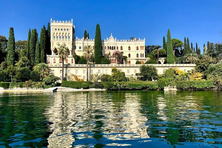 Sunset Serenity: Romantic Isola del Garda Speedboat Tour