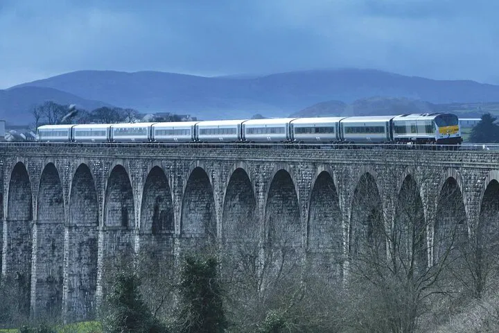 Unforgettable 10-Day Rail & Ferry Adventure: London, Dublin & Ireland
