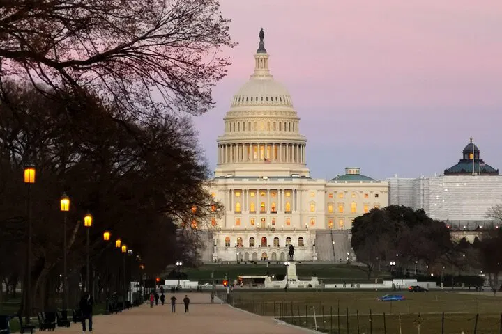 DC Night Tour: Monuments by Open-Top Bus