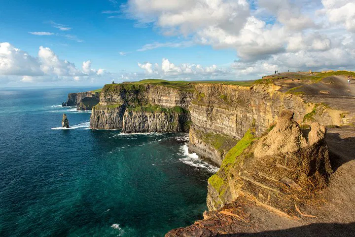 Unveiling Ireland's West: 3-Day Rail Tour to Cliffs of Moher & Aran Islands