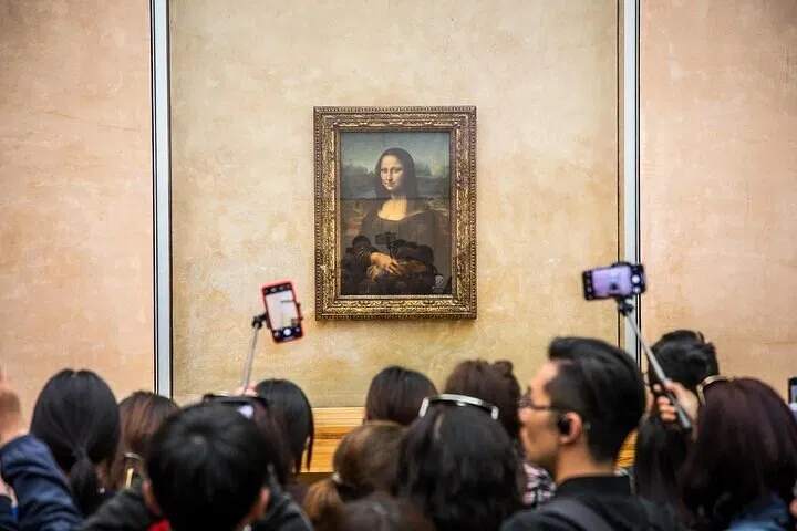 Louvre Museum: Skip-the-Line Ticket to Art!
